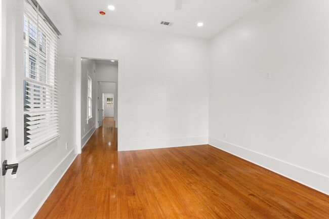 Photo - 713 Valence St Unit 715