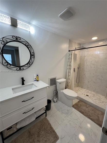 Photo - 310 S 3rd St