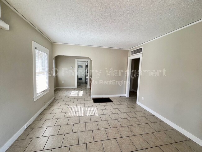 Photo - 4476 E Washington Ave