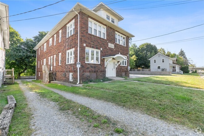 Building Photo - 633 Brown St Unit 3 Rental