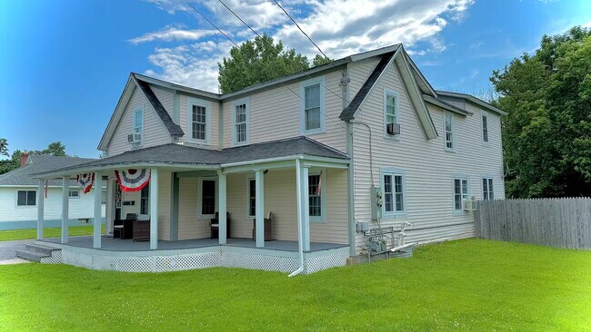 41 Walnut St Unit 1