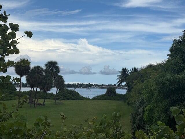 Photo - 5820 N Flagler Dr