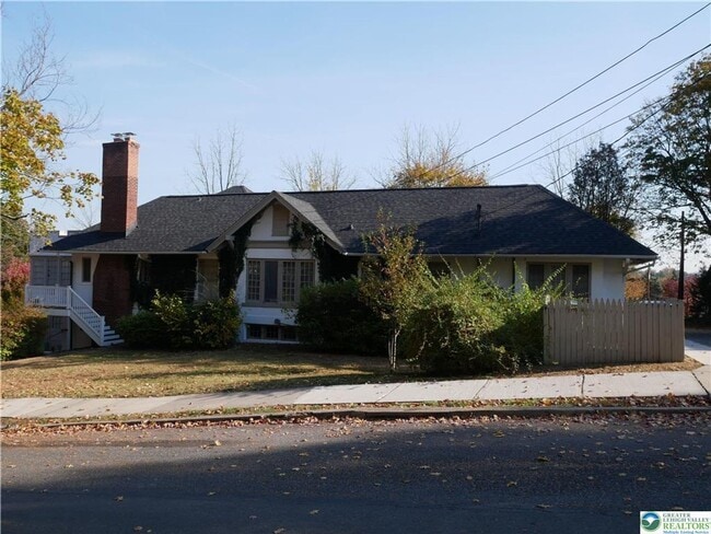 Building Photo - 2122 Walnut St Unit D