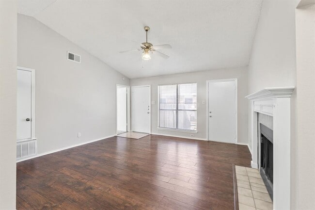 Photo - 6002 Parkwood Dr