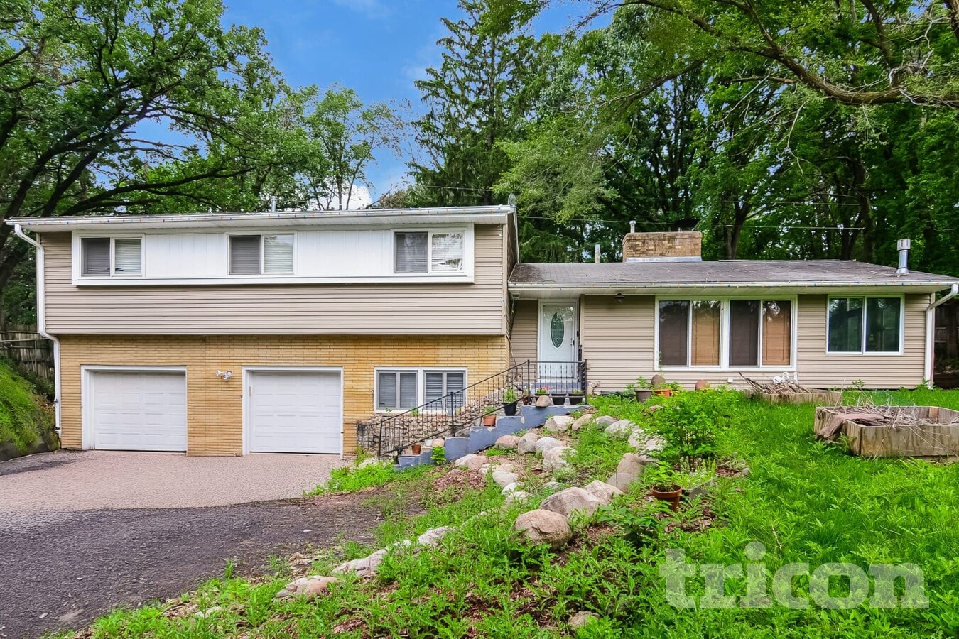 Photo - 13516 Grand Ave