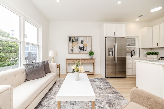 Photo - 1830 S Peoria St