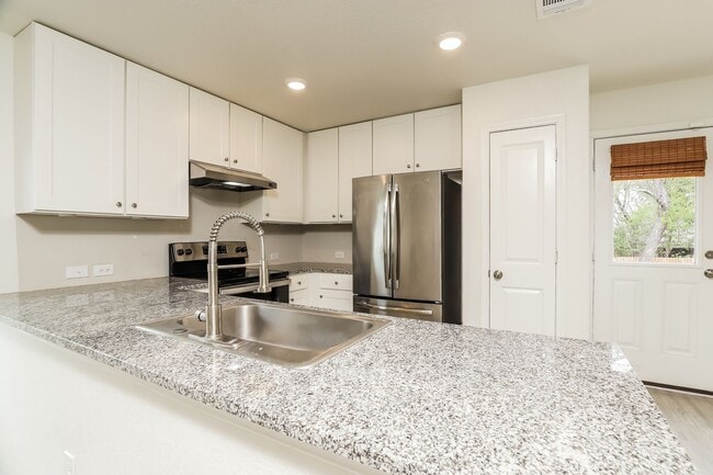 Photo - 3 bedroom located off Medina Base - About 5 miles from Lackland AFB