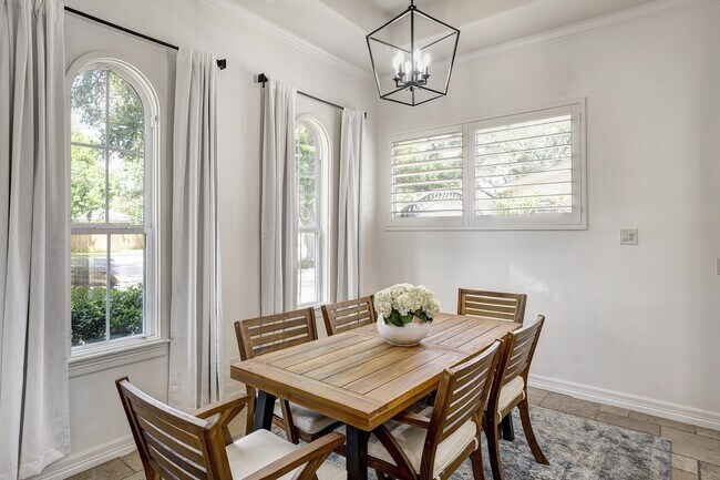 Photo - 1324 Bingle Rd