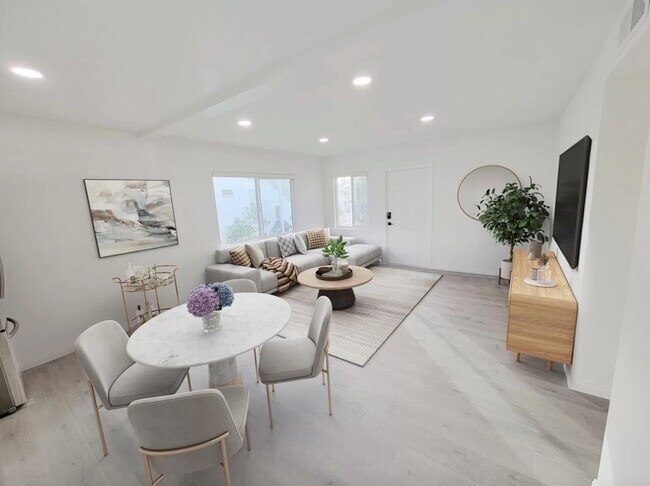 Photo - 2224 Delaware Ave Unit B