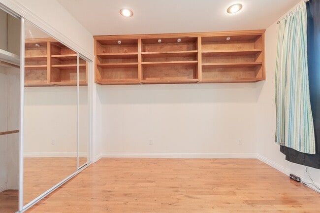 Building Photo - Beautiful 3 bedroom 2 bath with Central AC Rental