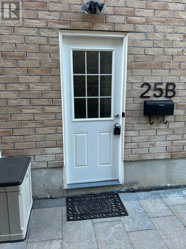 Photo - 25 Roma Dr