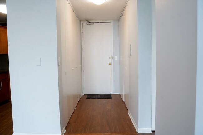 Photo - 2728 N Hampden Ct Unit 1601