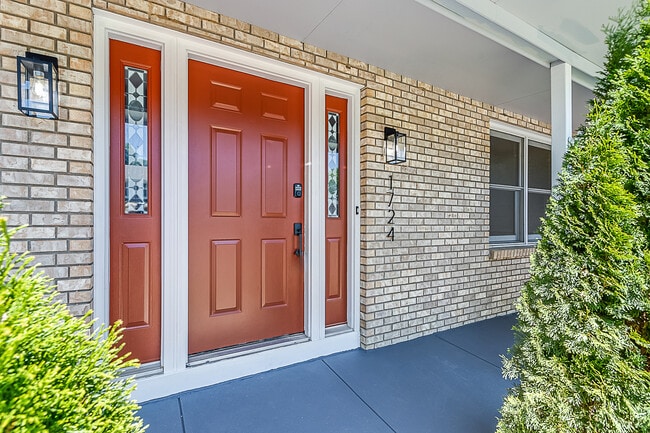 Photo - 1724 Westchester Ln