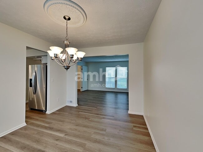 Photo - 170 Old Carriage Ct