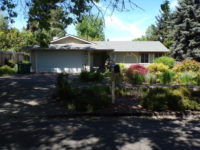 Photo - 11865 SW Ebberts Ct House