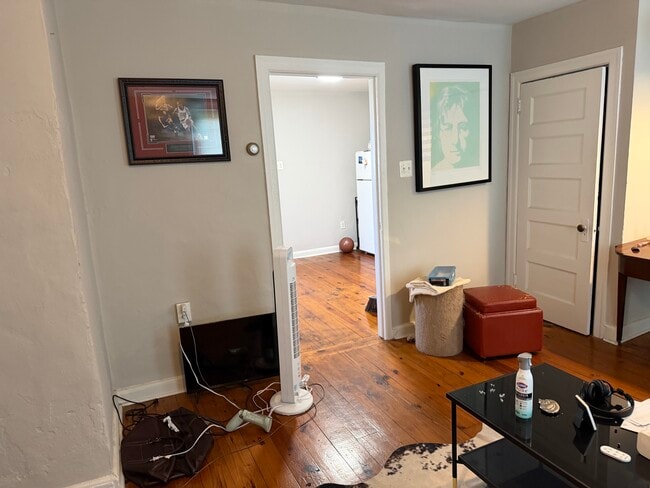 living room - 764 S 6th St Unit 3rd Floor
