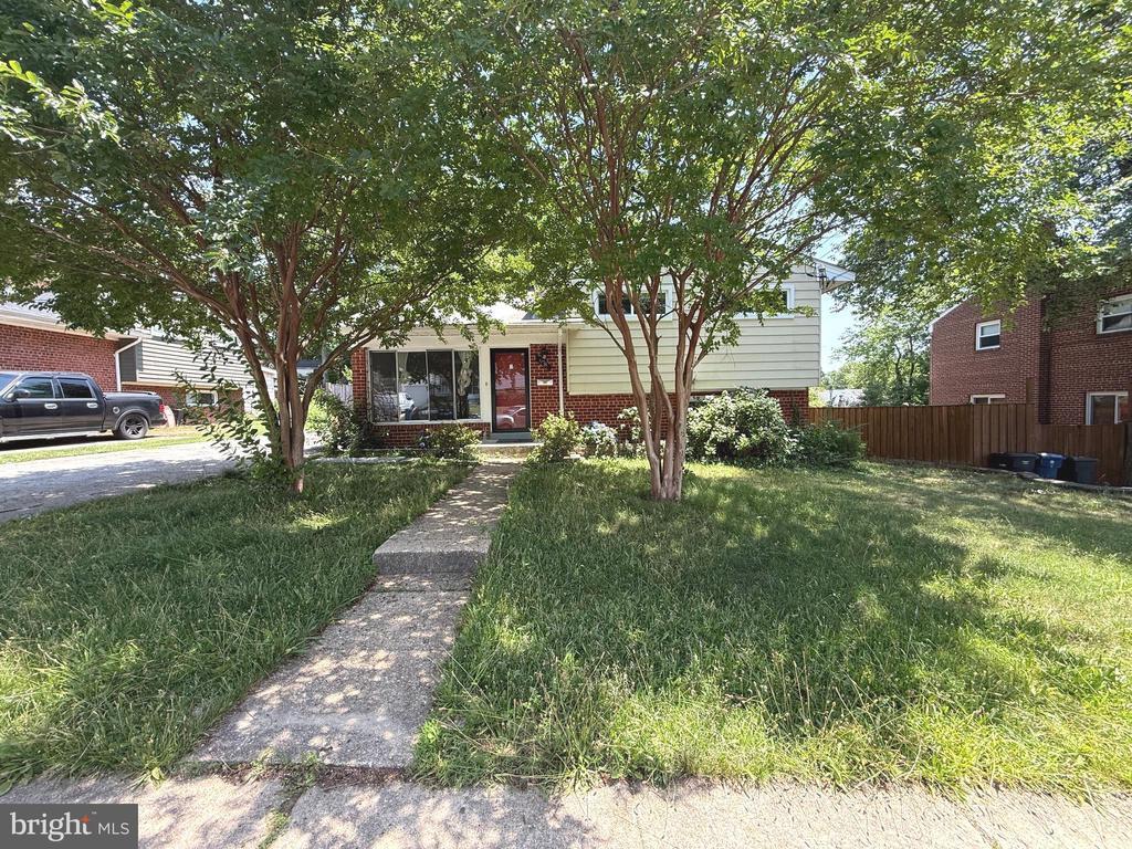 Photo - 98 S Iris St