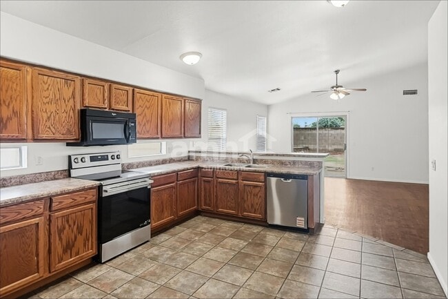 Photo - 1303 N Balboa Dr