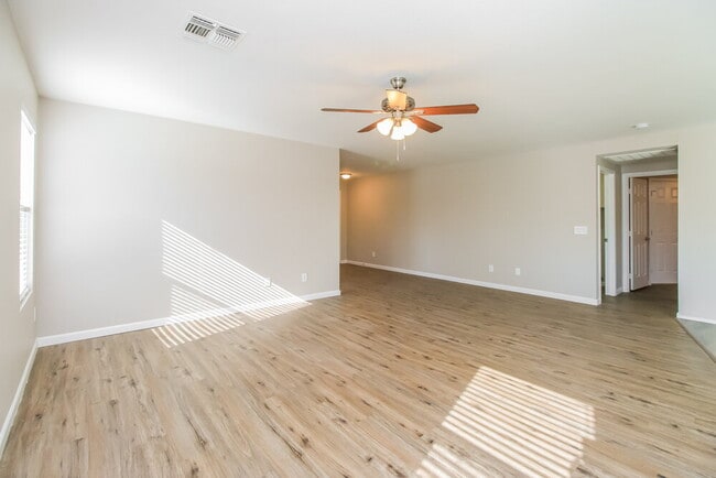 Photo - 2468 E Palm Beach Dr