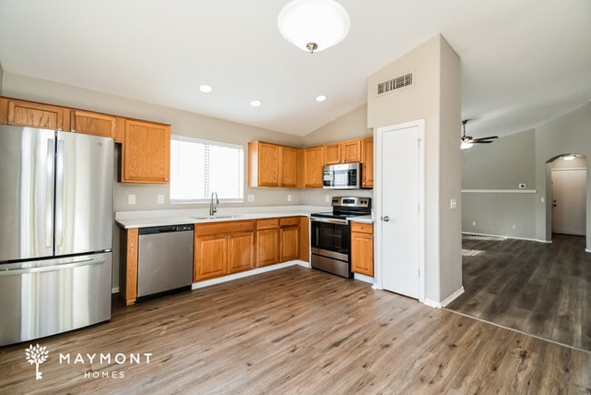 Photo - 525 S St Claire