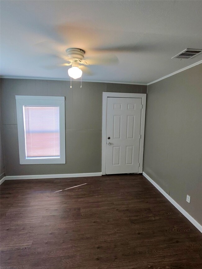 Building Photo - 10614 Chadwick St