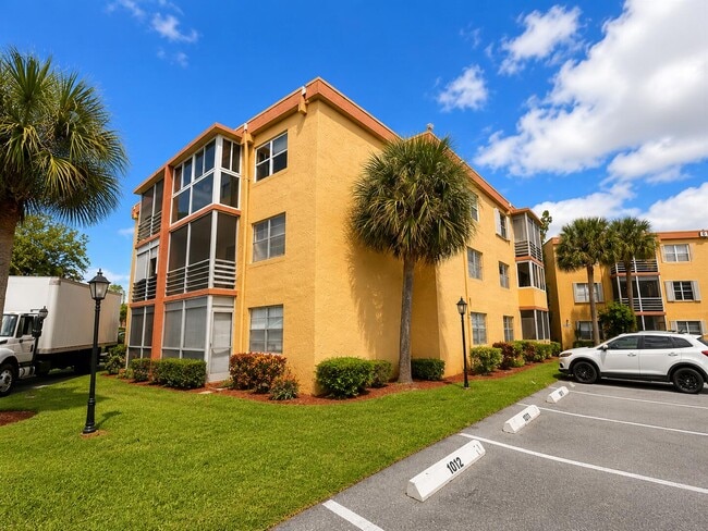 Building Photo - 4314 NW 9th Ave Unit 4-2b