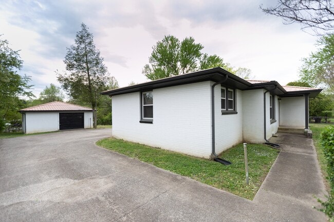 Photo - 10 Lexington Dr