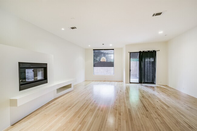 Photo - 2518 Mason St