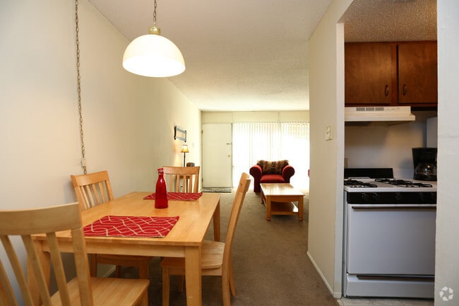 Cabana Club Apartments