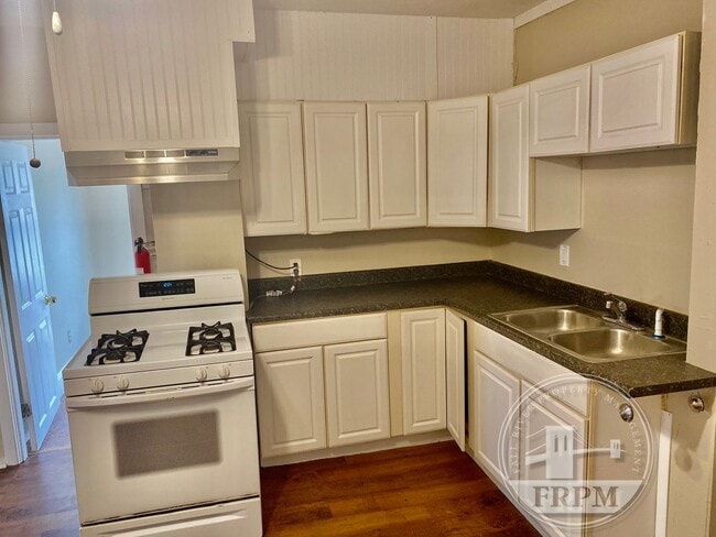 Photo - 92-94 Fisher St Unit 1