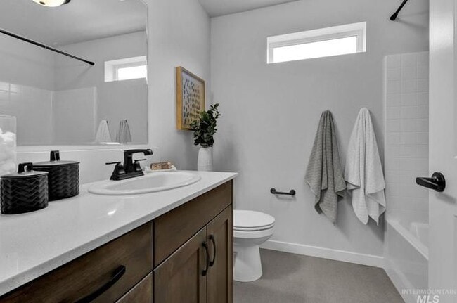 Photo - 1482 W Woodpine St