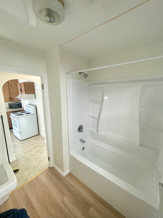 Photo - 16 W Ferdinand St