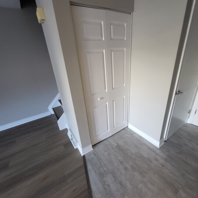 Photo - NEWLY RENOVATED 3BD IN HYDE PARK Unit 5