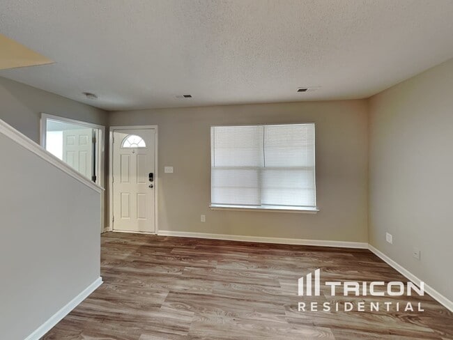 Photo - 297 Mission Tripp St