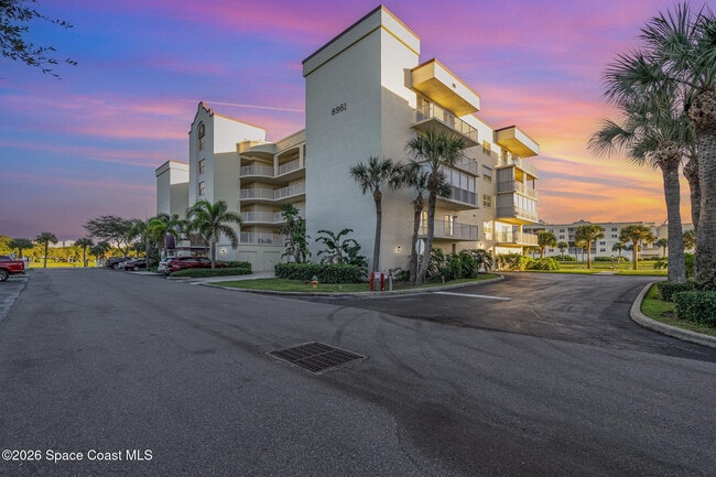 Building Photo - 8961 Lake Dr Unit 506