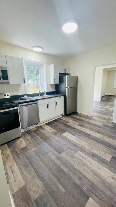 Building Photo - 825 Maple Ave