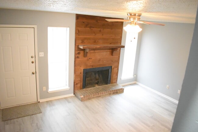 Photo - 3230 Pearl St