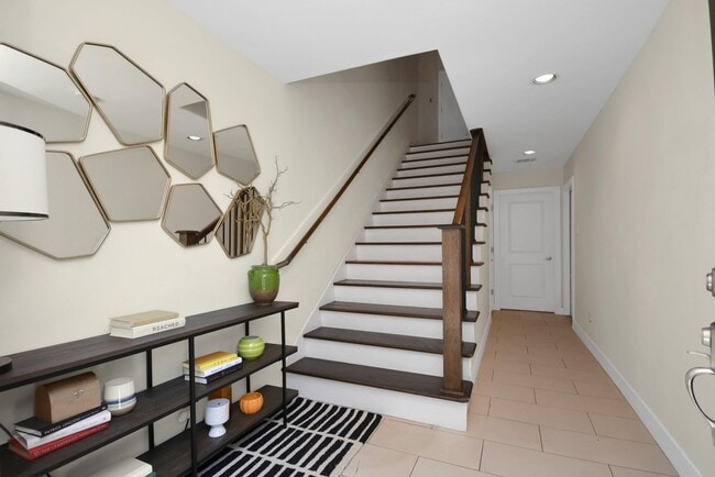 Building Photo - 4608 Nett St Unit D