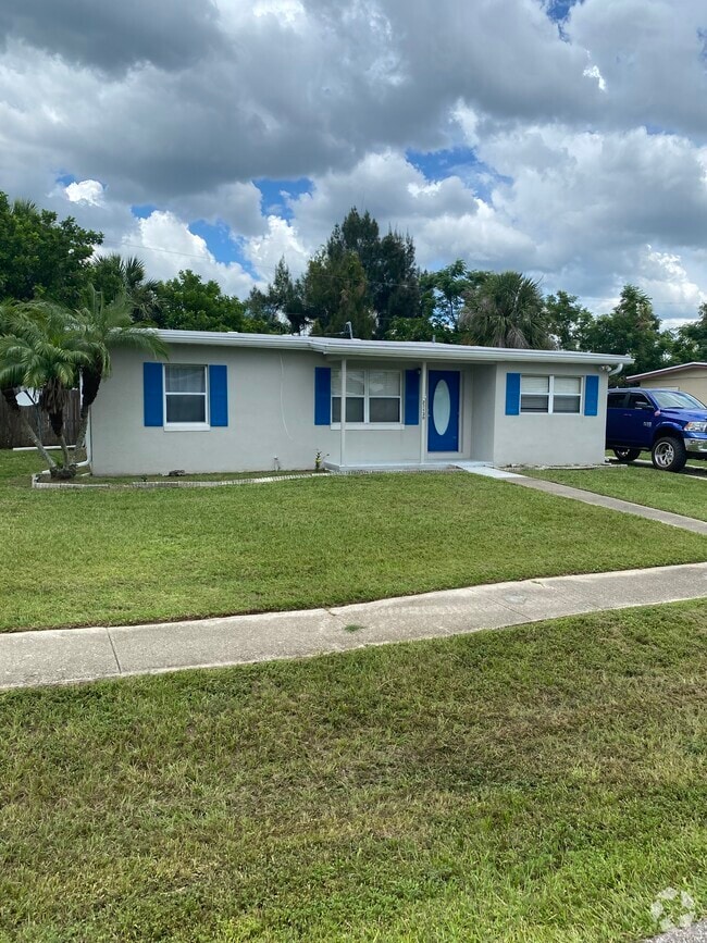 Building Photo - 21130 Bersell Ave Rental