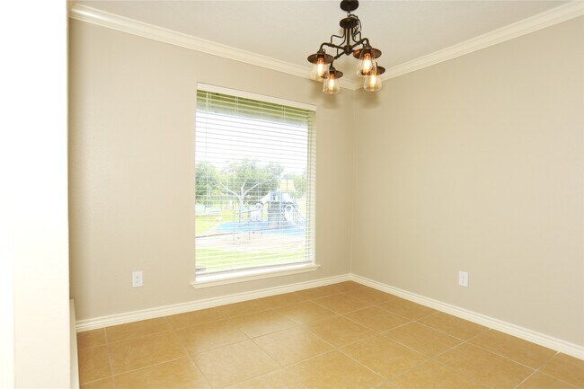 Photo - 418 Garland Dr