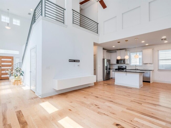 Photo - 2309 Hermia St