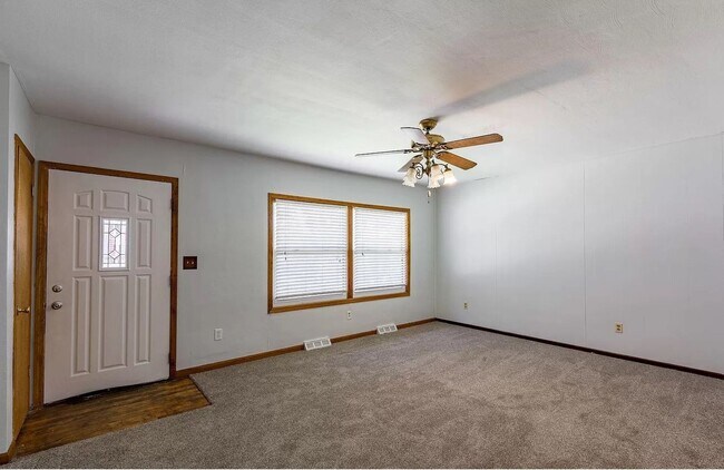 Photo - 12 Riverview Lane Bettendorf, IA 52722 - 4...