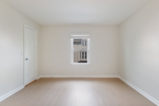 Photo - Stonehenge Apartments