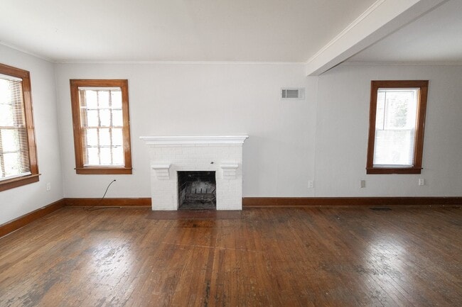 Photo - Charming 3 bed | 2 bath home in the heart ...