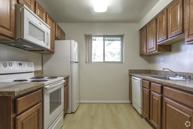 Somerset At Towson - 2 BR, 1 BA - Somerset at Towson Apartments