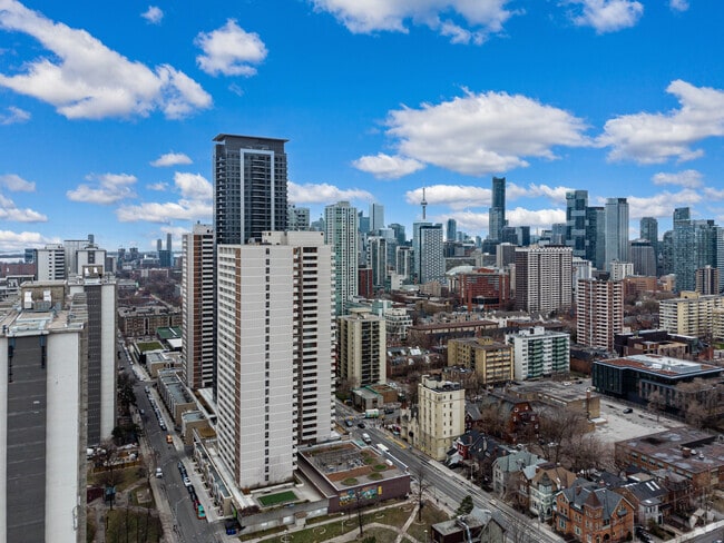 Photo - 565 Sherbourne St