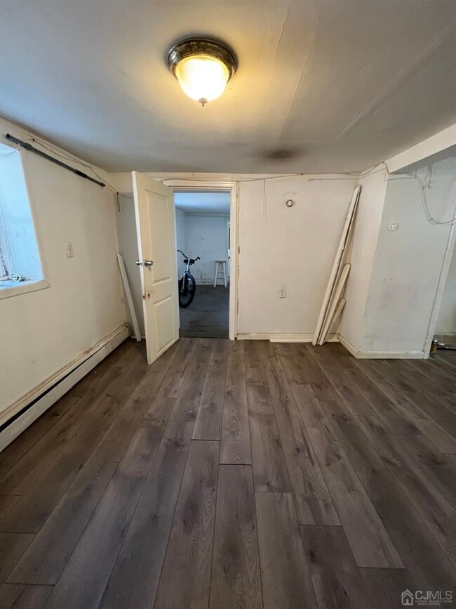 Photo - 882 Amboy Ave