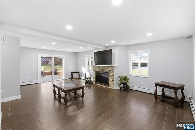 Photo - 473 Lincoln Dr