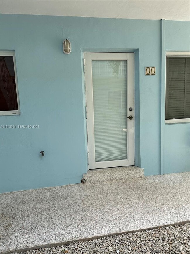 Photo - 401 Collins Ave Unit 11