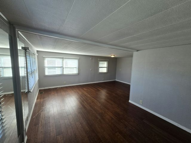 Photo - 208 49th Ave W